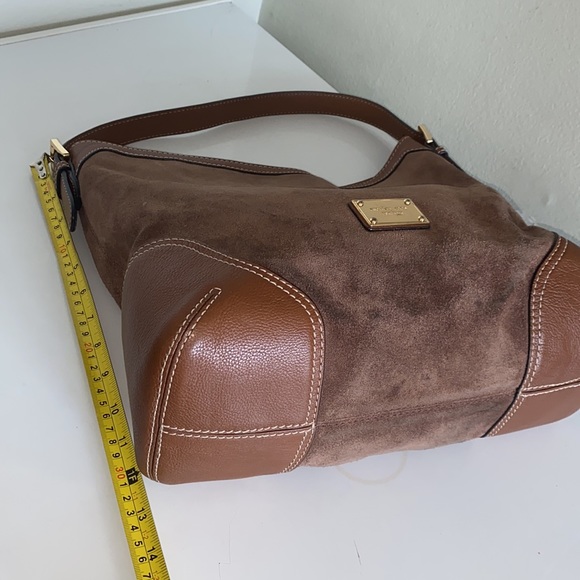 Michael Kors. 'jet Set' Code: B-1206 Taupe Brown Suede Leather Tote. - Picture 6 of 13